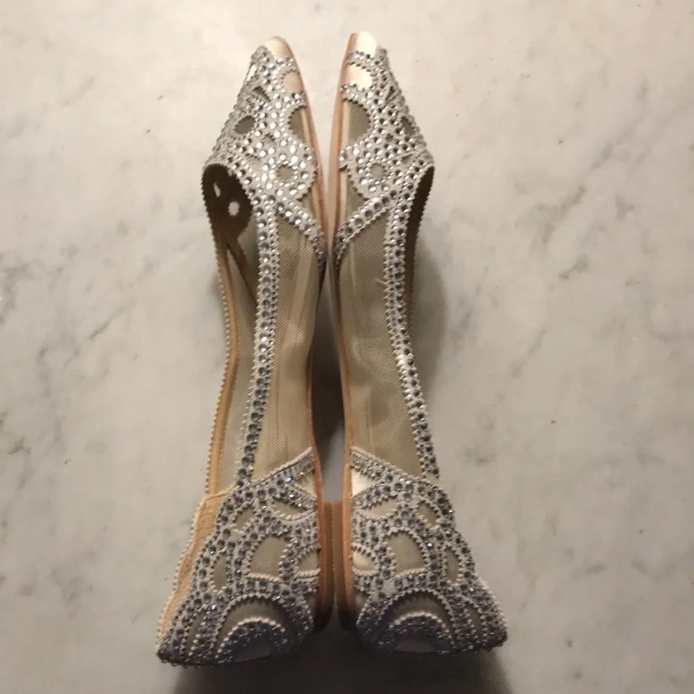 New Badgley Mischka Gigi Pointed Toe Flats Size 9.5 Ivory